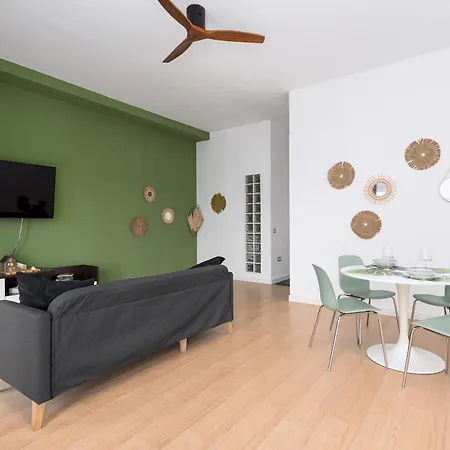 דירה Home2book Modern With Pool In קורלחו