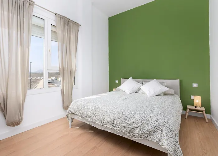 Home2book Modern With Pool In 公寓 *
